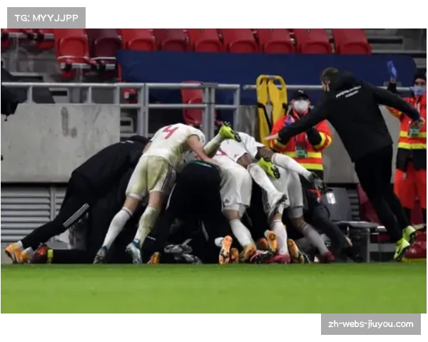 门兴补时阶段获点，迪克斯第94分钟主罚命中上演绝杀好戏